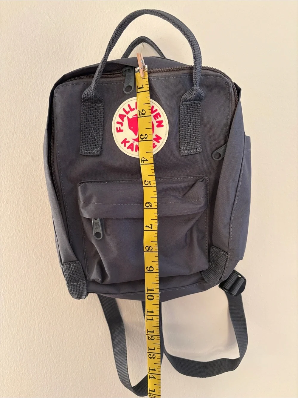 Fjallraven Kånken Mini Backpack in Charcoal with Red Logo